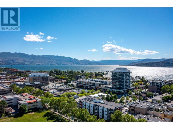 485 Groves Avenue Unit# 402 - Kelowna Apartment for sale, 3 Bedrooms (10317079)