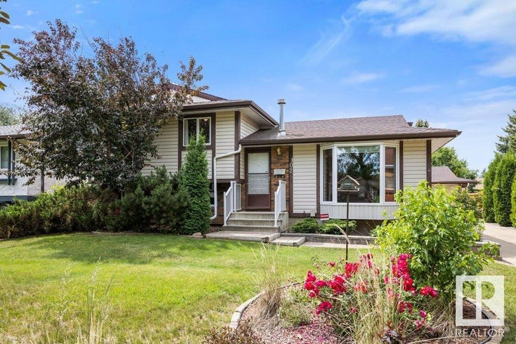 102 LAROSE DR - Lacombe Park Detached Single Family for Sale, 3 Bedrooms (E4445680)