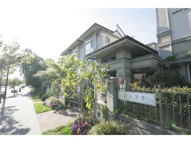 27 2375 W Broadway - Kitsilano Townhouse, 2 Bedrooms (V829496)