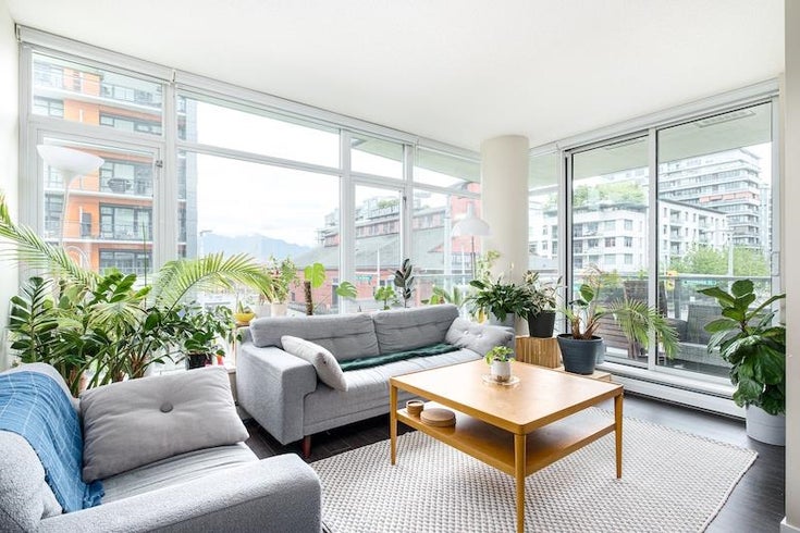 360 108 W 1st Avenue - False Creek Apartment/Condo, 2 Bedrooms (R2686382)