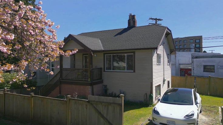 820 E 16th Avenue - Fraser VE House/Single Family, 3 Bedrooms (R2876193)