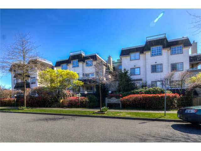 404 1950 E 11th Avenue - Grandview Woodland Apartment/Condo, 2 Bedrooms (V1054183)