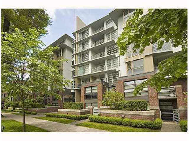 703 2137 W 10th Avenue - Kitsilano Apartment/Condo, 2 Bedrooms (V960440)