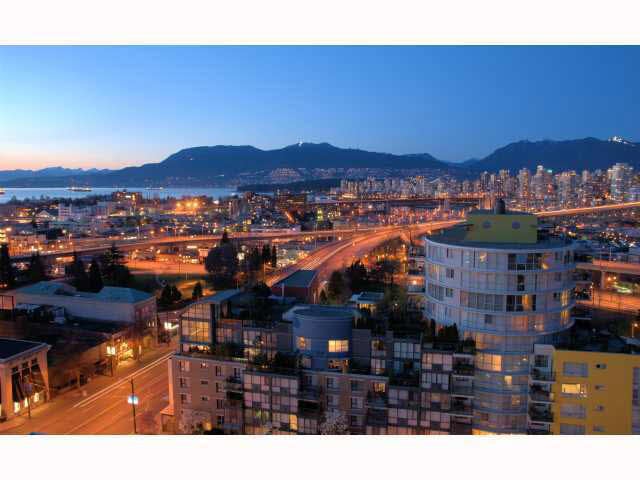 1201 1483 W 7th Avenue - Fairview VW Apartment/Condo, 3 Bedrooms (V814203)