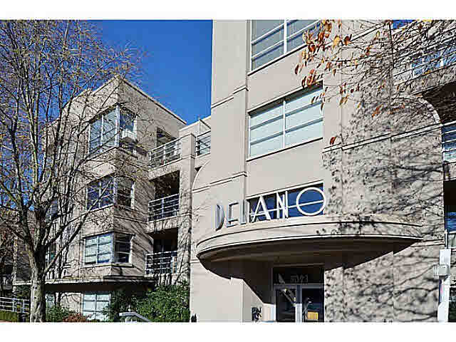 210 3083 W 4th Avenue - Kitsilano Apartment/Condo, 2 Bedrooms (V1033788)