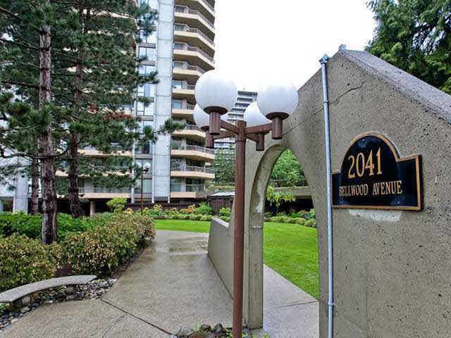 Ph4 2041 Bellwood Avenue - Brentwood Park Apartment/Condo, 2 Bedrooms (V891406)