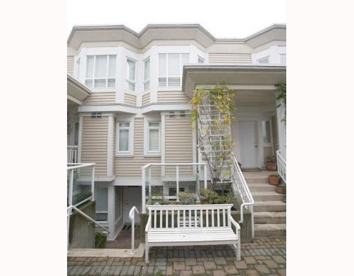 242 2565 W Broadway - Kitsilano Townhouse, 2 Bedrooms (V748279)