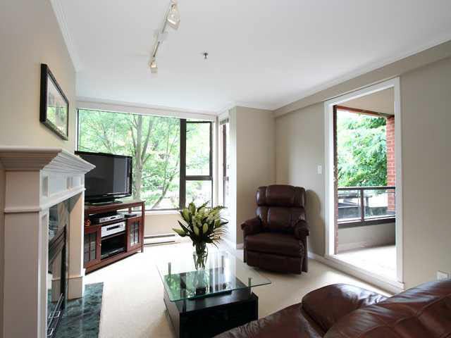 204 2160 Cornwall Avenue - Kitsilano Apartment/Condo, 1 Bedroom (V894577)