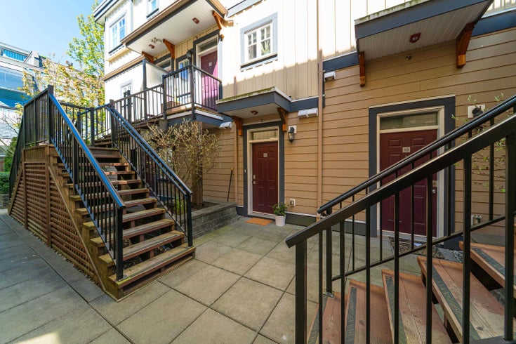 110 - 2273 Triumph Street - Hastings Apartment/Condo for Sale, 1 Bedroom (R2992372)