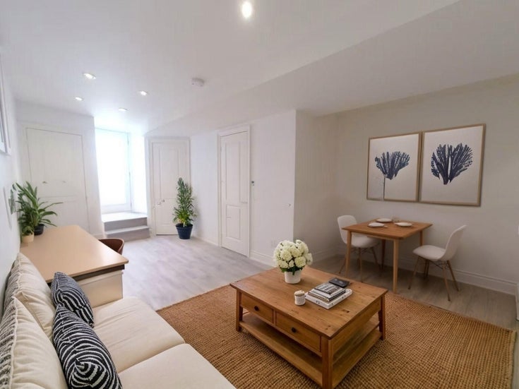 186 Hastings Avenue # Lower Level, Leslieville - South Riverdale Lower Level, 1 Bedroom 