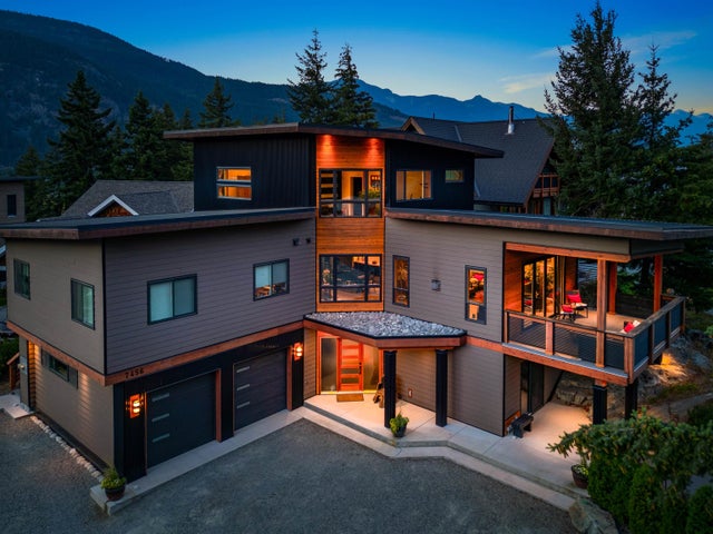 7456 Dogwood Street - Pemberton Single Family Residence for Sale, 5 Bedrooms (R3020210)