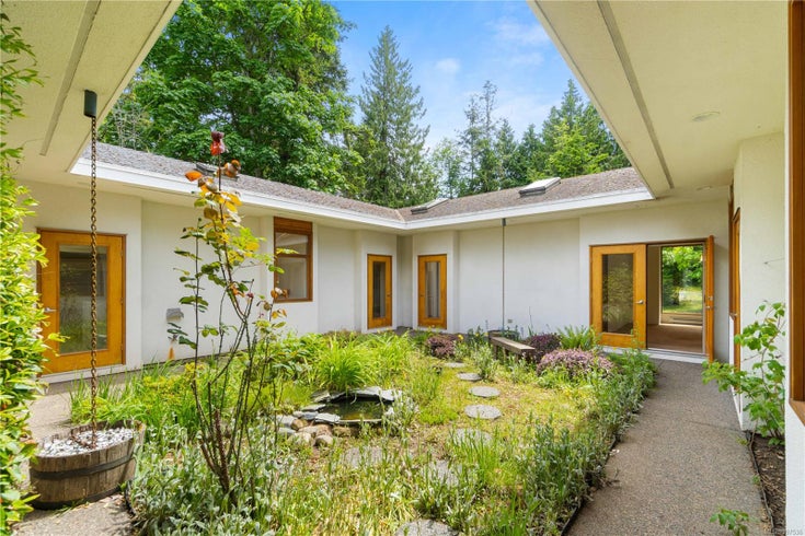 998 Bluebird Pl - PQ Qualicum Beach Single Family Residence for Sale, 3 Bedrooms (997536)
