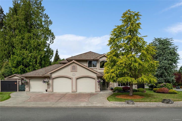 747 Chestnut St - PQ Qualicum Beach Single Family Residence for Sale, 4 Bedrooms (999683)
