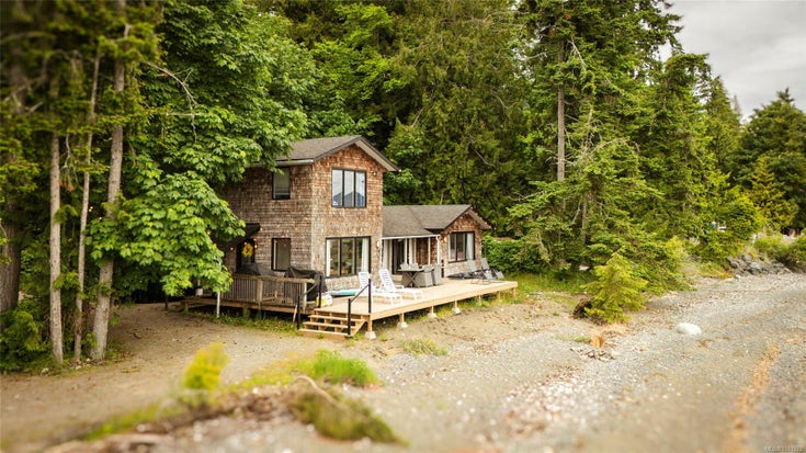 6641 Island Hwy W - PQ Bowser/Deep Bay Single Family Residence for Sale, 3 Bedrooms (1001379)