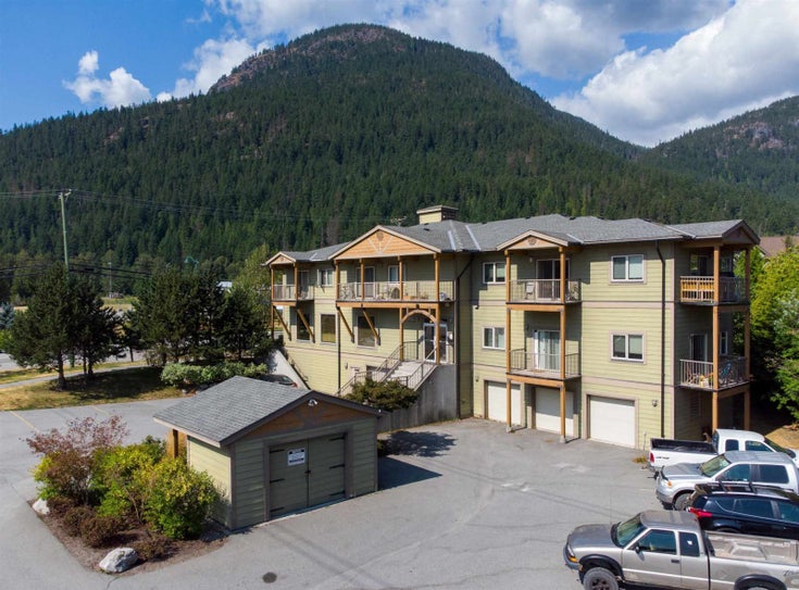 202 1411 PORTAGE ROAD - Pemberton Apartment/Condo, 2 Bedrooms (R2605407)