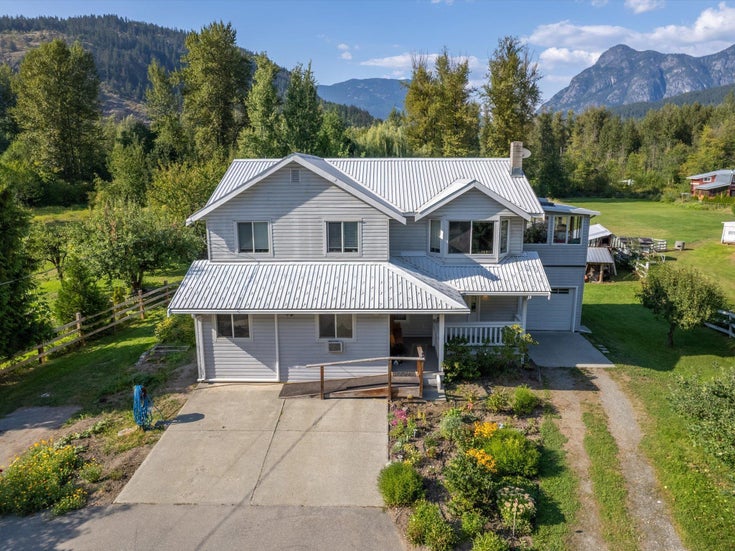 2003 HIGHWAY 99 - Mount Currie House with Acreage, 5 Bedrooms (R2809734)