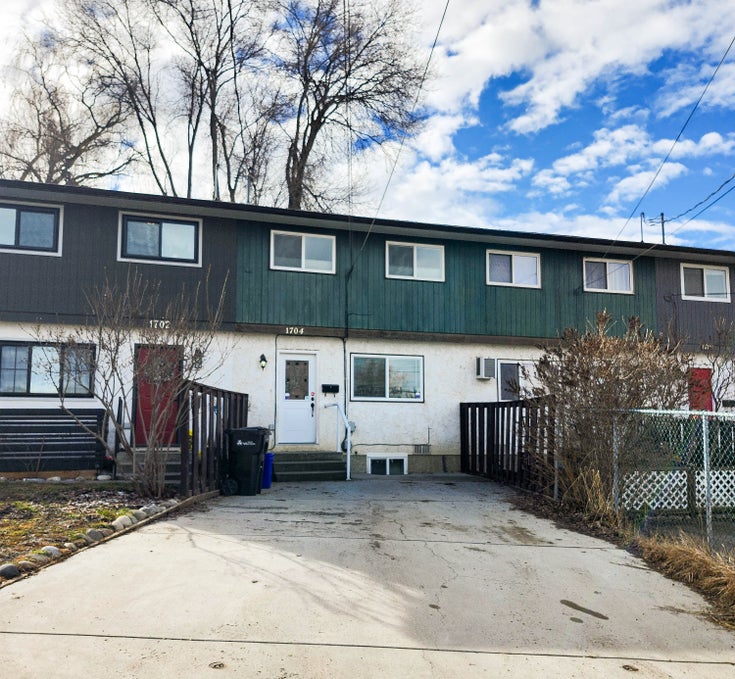 1704 41 Ave, Vernon BC - Vernon TWNHS for Rent, 4 Bedrooms 