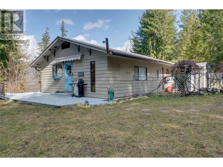 4265 Eagle Bay Road - Eagle Bay House for Sale, 4 Bedrooms (10339288)