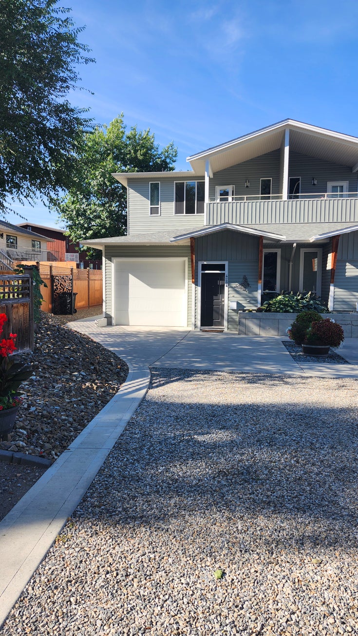 4214 14th Avenue, Vernon - Vernon Two Apartment House for Rent, 1 Bedroom 