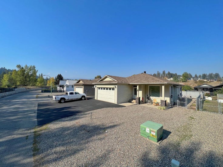 327 WATERFRONT Avenue, - Princeton House, 2 Bedrooms (196547)