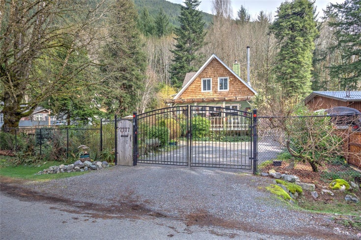 7777 Sunset Dr - Du Lake Cowichan Single Family Residence for Sale, 4 Bedrooms (993514)