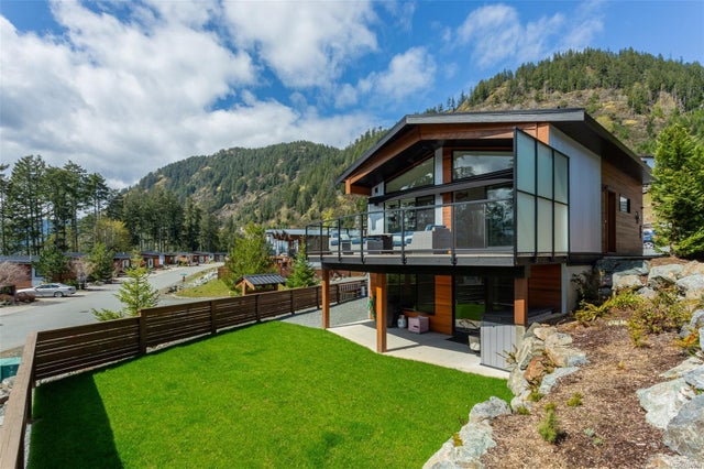 7420 Cottage Way - Du Lake Cowichan Single Family Residence for Sale, 3 Bedrooms (997884)