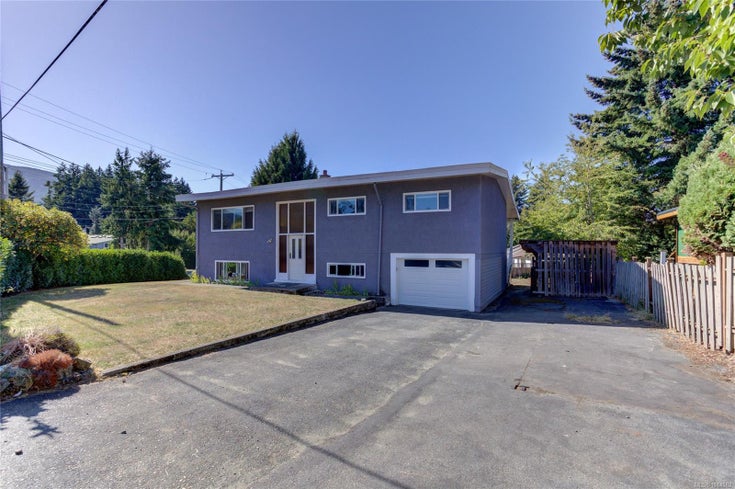 227 Grants Lake Rd - Du Lake Cowichan Single Family Residence for Sale, 5 Bedrooms (1014562)