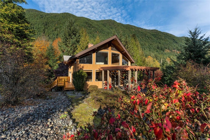 8105 Miracle Close - Du Youbou Single Family Residence for Sale, 4 Bedrooms (1018724)