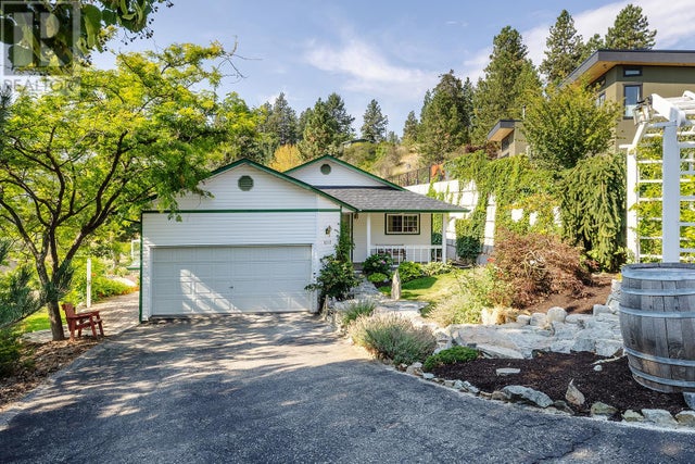 6212 Haker Place - Peachland House for sale, 4 Bedrooms (10326959)