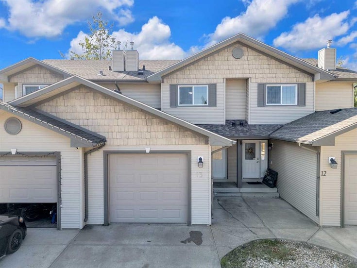 13 Lark Close  - Lakeway Landing Row/Townhouse for Sale, 3 Bedrooms (A2228950)