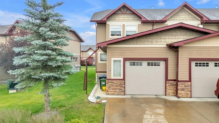 40, 45 Ironstone Drive  - Ironstone Row/Townhouse, 3 Bedrooms (A2237246)