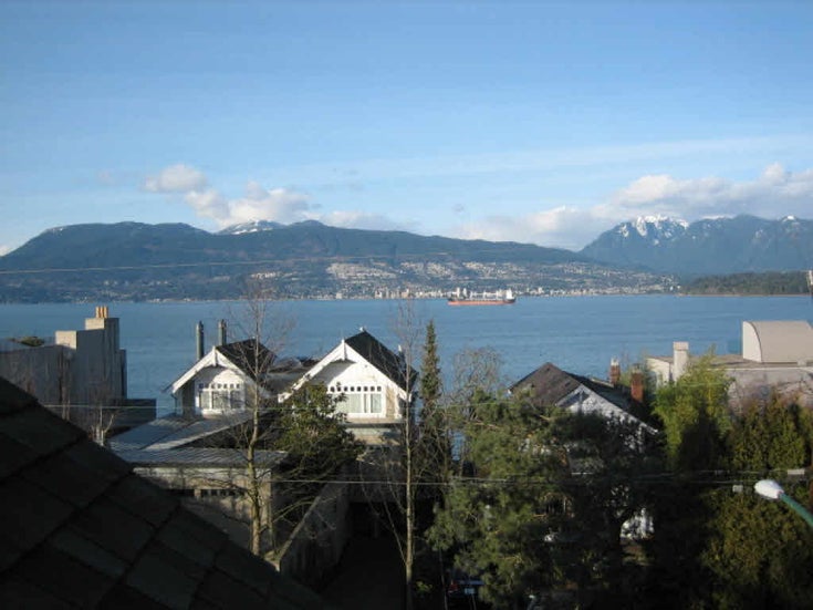 3456 Point Grey Road - Kitsilano 1/2 Duplex, 2 Bedrooms (V577731)