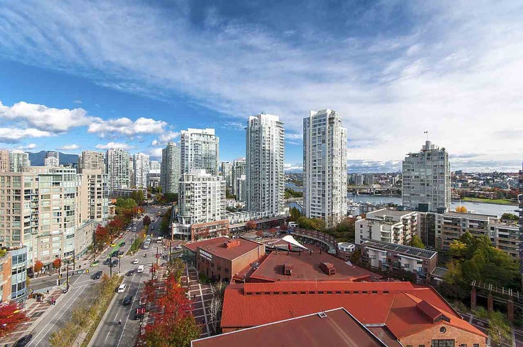 17d 199 Drake Street - Yaletown Apartment/Condo, 2 Bedrooms (R2215450)