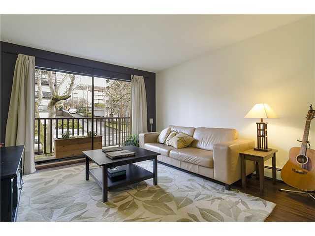 213 131 W 4th Street - Lower Lonsdale Apartment/Condo, 2 Bedrooms (V1007657)