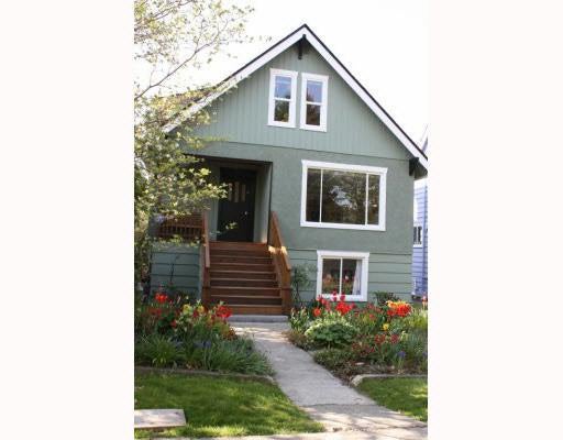 864 E 19th Avenue - Fraser VE House/Single Family, 4 Bedrooms (V764340)