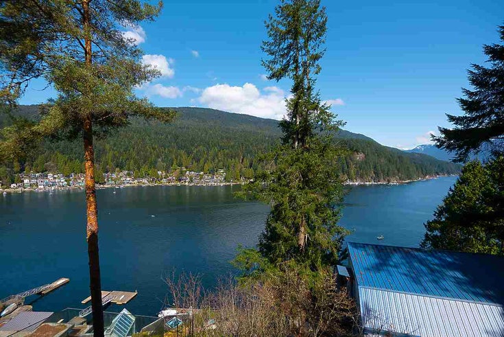 4670 Eastridge Road - Deep Cove House/Single Family, 4 Bedrooms (R2561641)