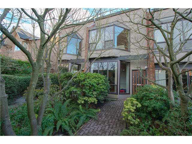 2770 W 1st Avenue - Kitsilano Townhouse, 2 Bedrooms (V1049040)