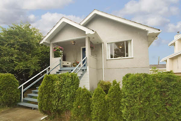 765 E 19th Avenue - Fraser VE House/Single Family, 3 Bedrooms (V651145)