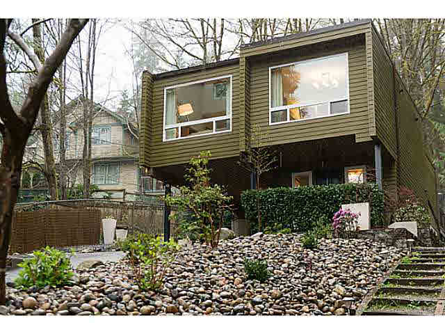 1567 Deep Cove Road - Deep Cove House/Single Family, 4 Bedrooms (V1112318)