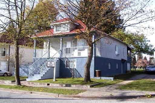 995 E 45th Avenue - Fraser VE House/Single Family, 5 Bedrooms (V386582)