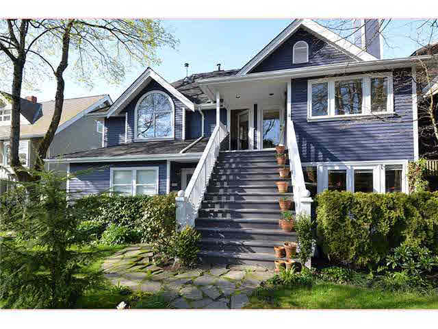 2229 W 13th Avenue - Kitsilano Townhouse, 2 Bedrooms (V1052051)