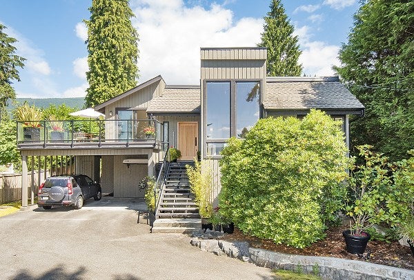 4666 Wickenden Road - Deep Cove House/Single Family, 3 Bedrooms (R2187603)