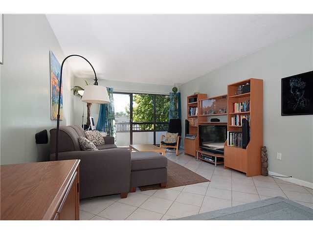 313 2250 Oxford Street - Hastings Apartment/Condo, 1 Bedroom (V1027486)