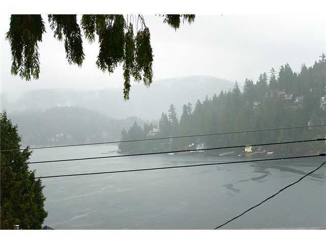 2663 Panorama Drive - Deep Cove House/Single Family, 3 Bedrooms (V870170)