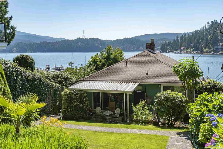 2582 Panorama Drive - Deep Cove House/Single Family, 3 Bedrooms (R2477982)