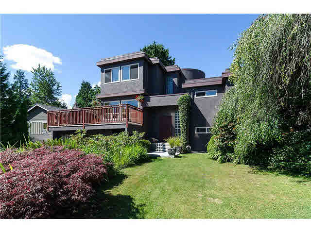 4666 Lockehaven Place - Deep Cove House/Single Family, 4 Bedrooms (V1009067)