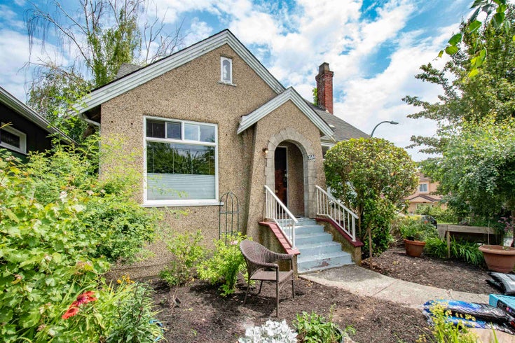 2686 Nanaimo Street - Renfrew Heights Single Family Residence for Sale, 5 Bedrooms (R3016990)