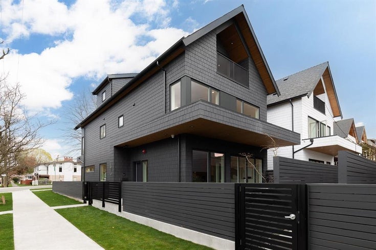 2670 E 38th Avenue - Collingwood VE Duplex(R3031792)
