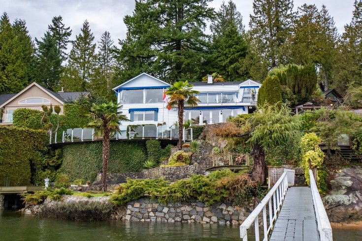 4535 Stonehaven Avenue - Deep Cove House/Single Family, 3 Bedrooms (R2846292)