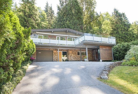 1992 Parkside Lane - Deep Cove House/Single Family, 4 Bedrooms (R2075082)